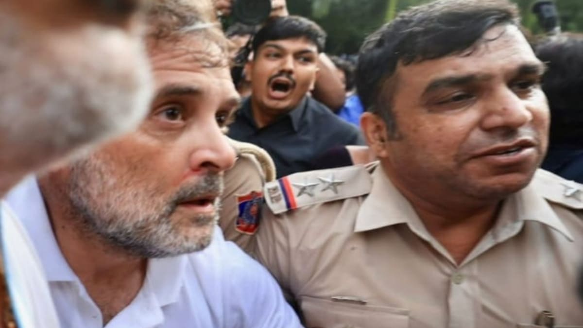राहुल गांधी पर हमले से सियासत गरमाई, देशव्यापी विरोध का ऐलान, विपक्ष ने सरकार पर बोला हमला
