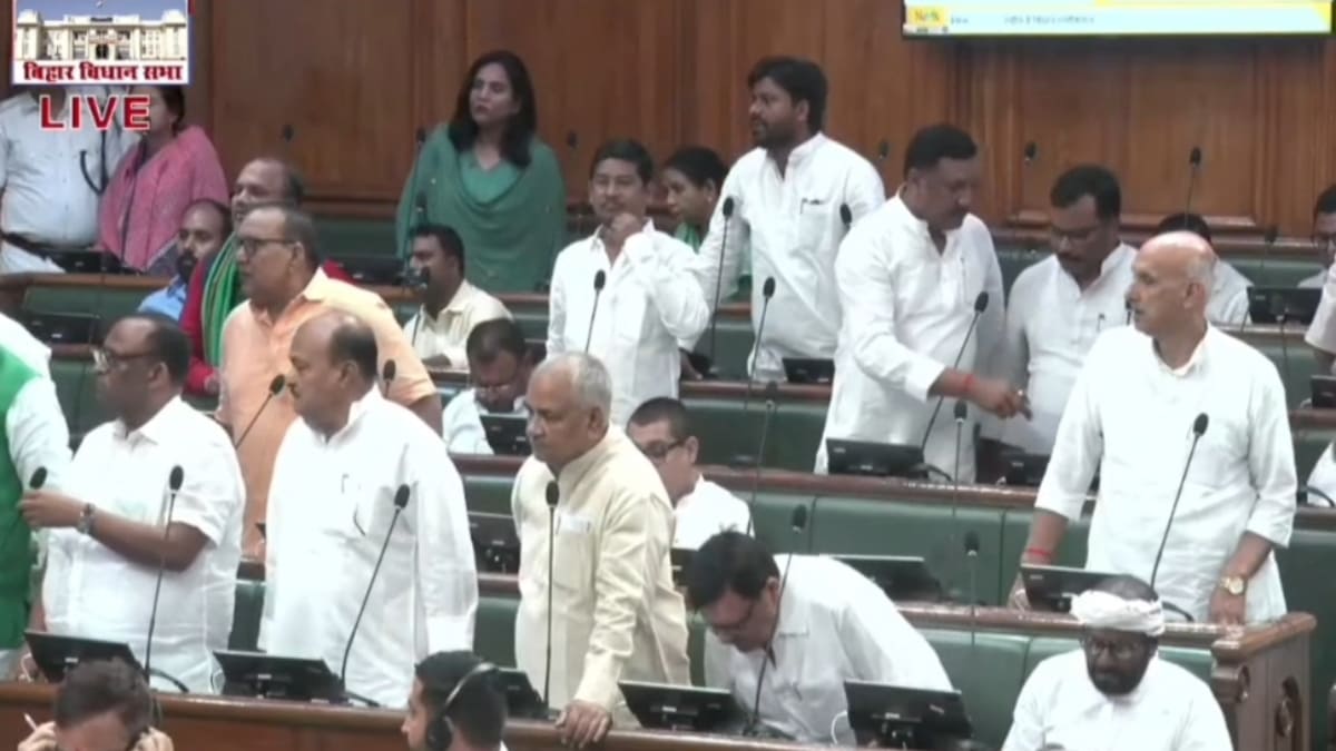वि.स. में सूखे के मुद्दे पर हंगामा, पत्रकारों के पास रद्द किए जाने को लेकर सदन में उठाया मामला