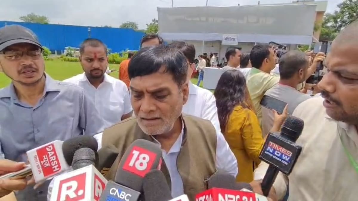 रामकृपाल यादव का विपक्ष पर बड़ा हमला, बोले- सड़क पर छात्र नहीं, गुंडे कर रहे हैं हंगामा
