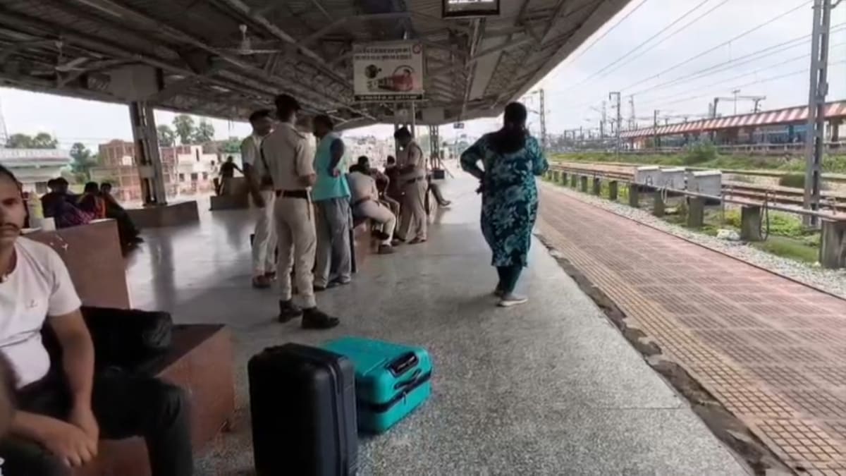 सासाराम में 20 किलो गांजा के साथ तीन तस्कर गिरफ्तार, उड़ीसा से पटना ले जाने की थी योजना