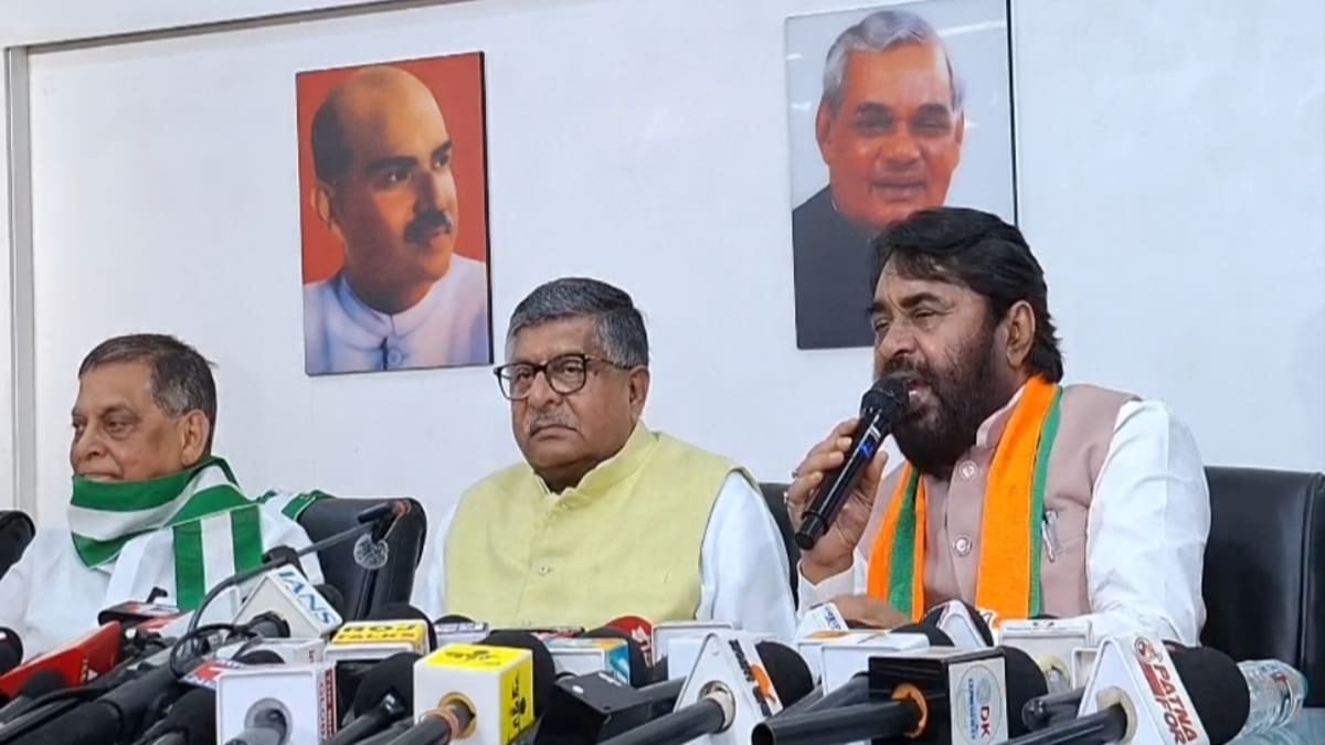 NDA की प्रेस कॉन्फ्रेंस में PK और तेजस्वी पर तीखे हमले, नेताओं ने लगाए आरोप