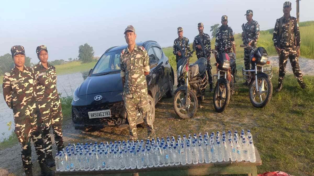 सुपौल में 54 लीटर नेपाली शराब, कार और 3 बाइक के साथ दो महिला तस्कर गिरफ्तार