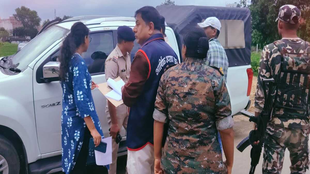 जमुई जिला परिषद अध्यक्ष दुलारी देवी के कई दर्जनों ठिकानों पर EOU की छापेमारी, दस्तावेजों की जांच जारी