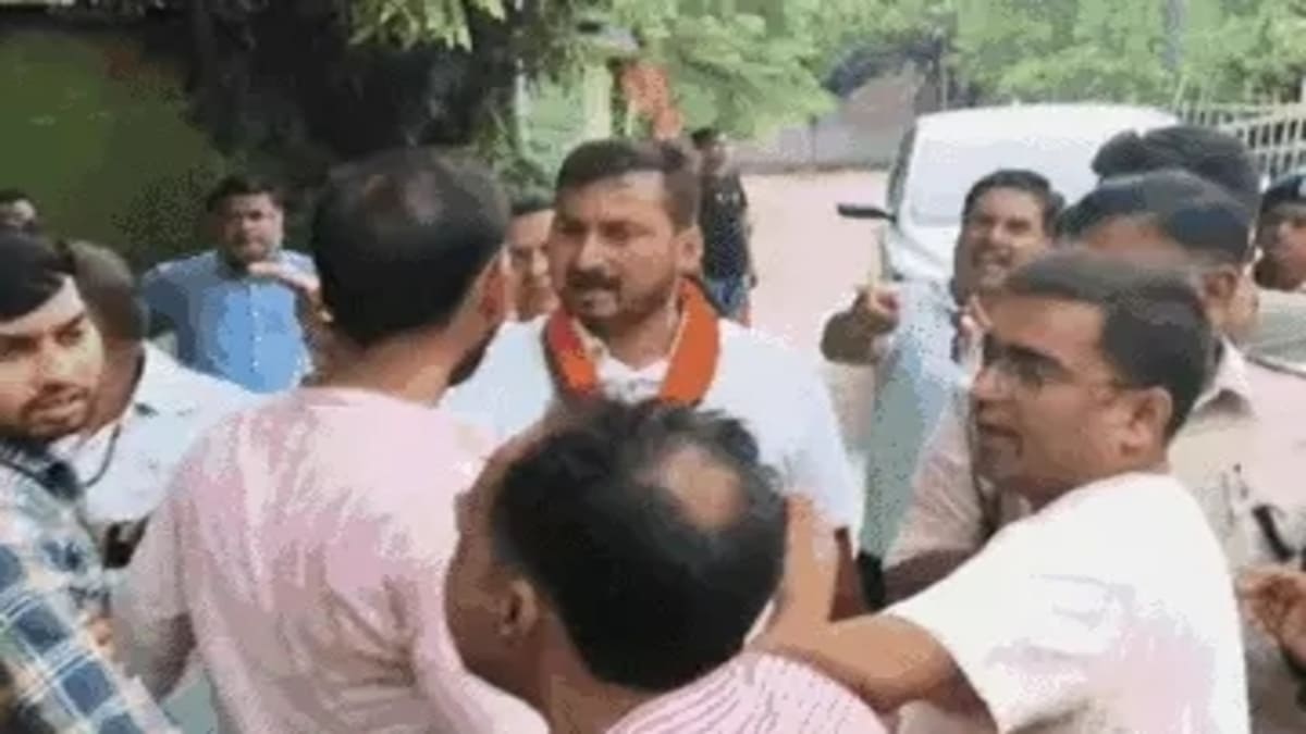 बांकीपुर उपचुनाव: धीमी शुरुआत के बीच घमासान, भाजपा और जनसुराज समर्थकों में भिड़ंत