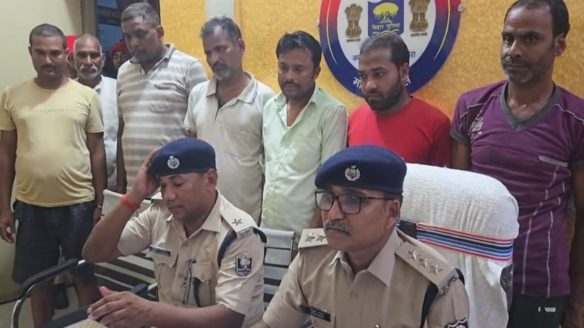 नोट डबल करने वाले गिरोह के 9 शातिर गिरफ्तार, निलंबित सिपाही और होमगार्ड भी शामिल