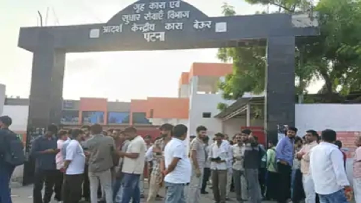 NEET आंदोलन: बिहार की जेलों से रिहा हुए 350 छात्र, बोले- अपराधियों जैसा हुआ बर्ताव, दी गईं गालियां