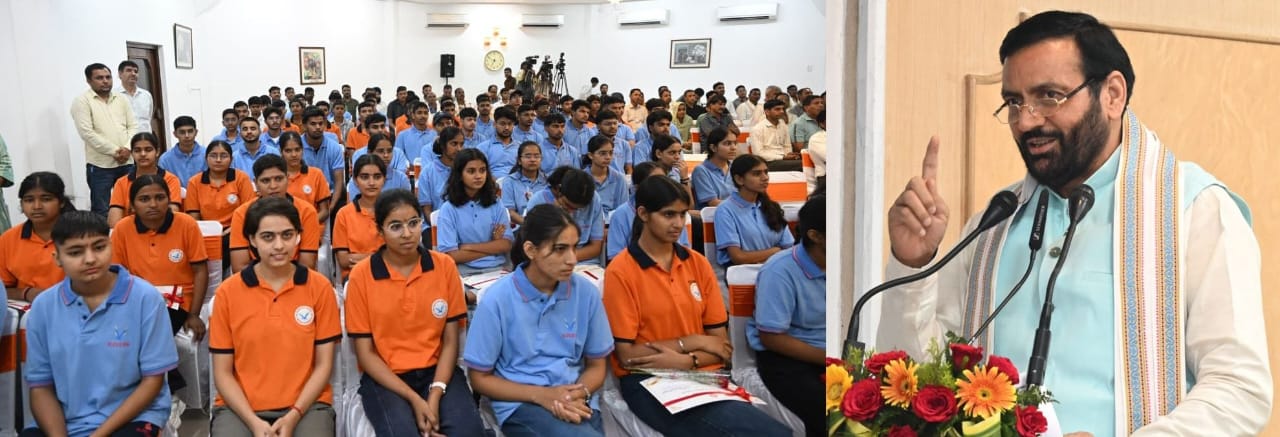 हरियाणा सुपर-100 के छात्रों को सीएम नायब सैनी का बड़ा तोहफा, 25 नए केंद्र और 100 कंप्यूटर देने की घोषणा