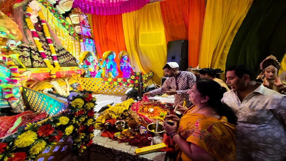 करनाल में महापौर ने टेका माथा, धार्मिक आयोजन में बेटियों को लेकर कही बड़ी बात