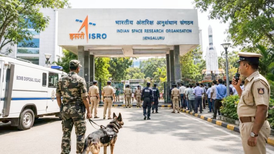 ISRO बेंगलुरु मुख्यालय को बम से उड़ाने की धमकी, न्यू BEL रोड परिसर खाली; जांच जारी