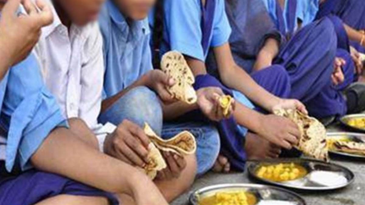 पंजाब में मिड-डे मील वर्करों की हड़ताल पर सरकार सख्त, स्कूलों में वैकल्पिक व्यवस्था के निर्देश जारी