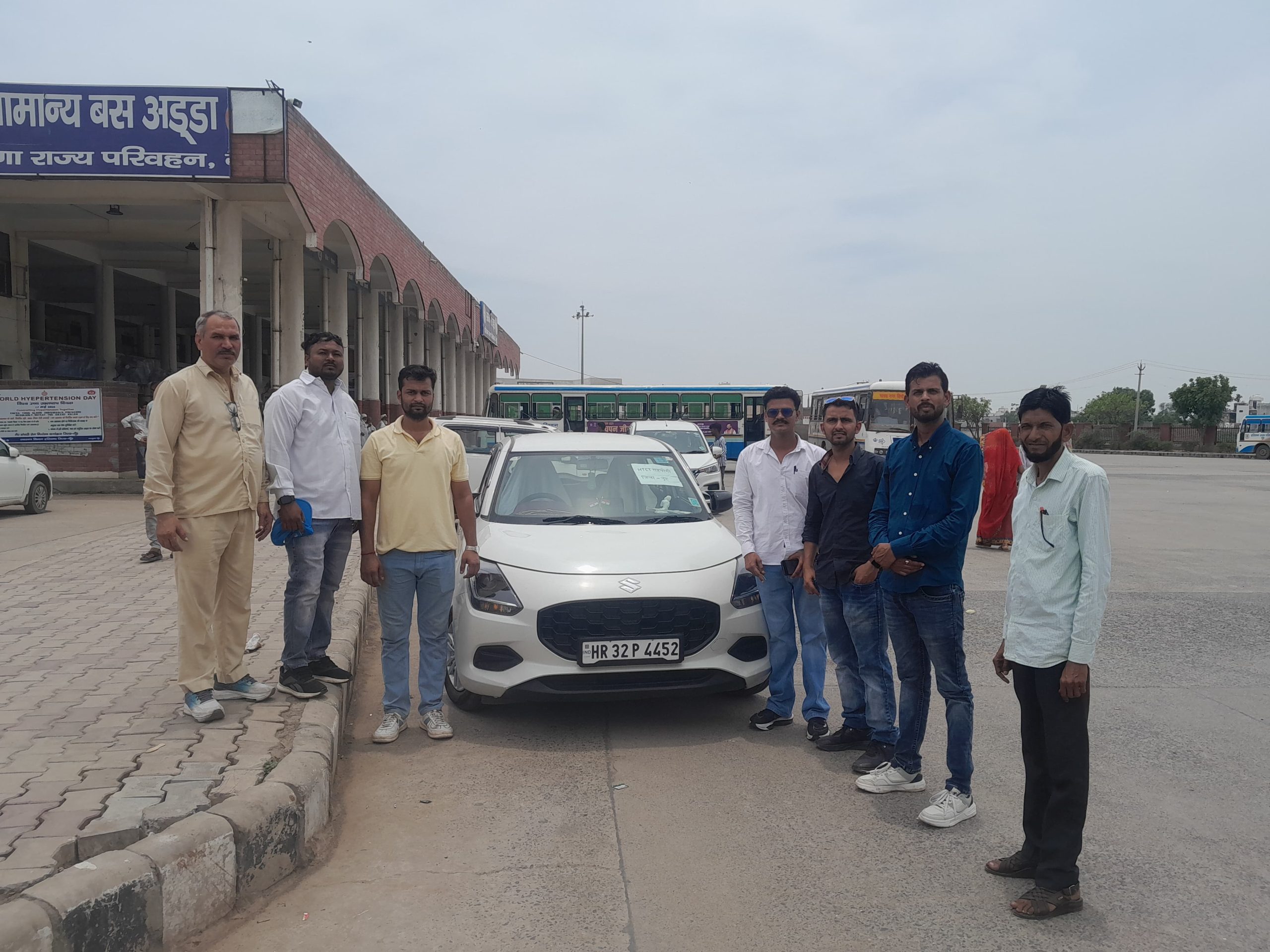 HTET अभ्यर्थियों के लिए नूंह शिक्षा विभाग की सराहनीय पहल, बस स्टैंड से परीक्षा केंद्र तक मुफ्त पहुंचाई सवारी