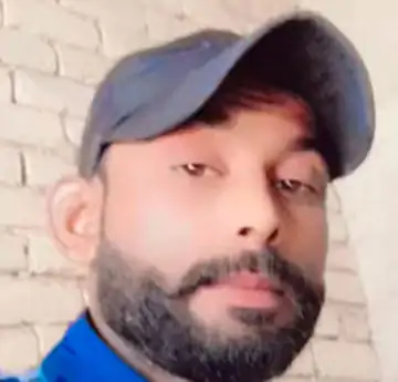 जान बचाकर भागा युवक, तालाब में मिली लाश तो मचा बवाल