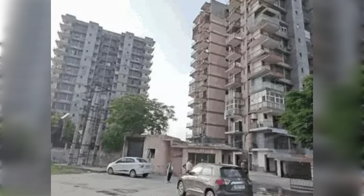25वां जन्मदिन मनाकर अभी बुझी भी नहीं थीं खुशियां, सातवीं मंजिल से कूदकर युवती ने दी जान