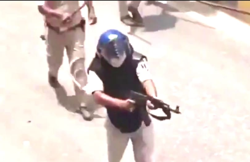 गन का गदर पर गरमाई सियासत: AK-47, पेलेट गन और कील लगी लाठियों के इस्तेमाल पर हरियाणा कांग्रेस ने केंद्र को घेरा