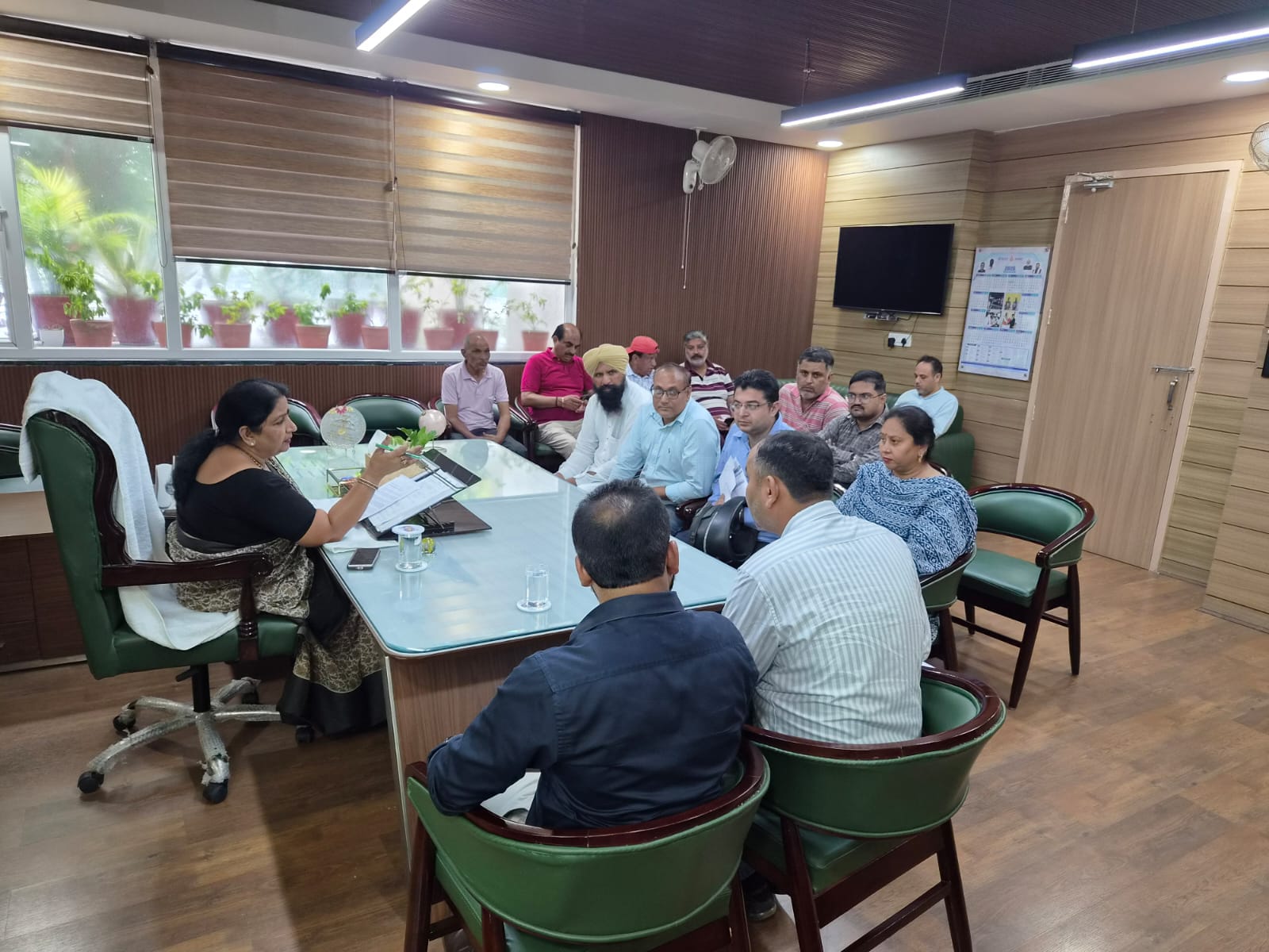 जनता की शिकायतें सुन भड़कीं महापौर या अधिकारियों को मिला कड़ा निर्देश, जानिए क्या है पूरा मामला