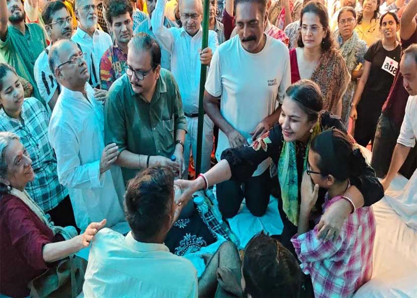 23 दिन बाद AISA के 3 छात्र कार्यकर्ताओं ने खत्म की भूख हड़ताल, प्रतिनिधिमंडल की अपील पर लिया फैसला