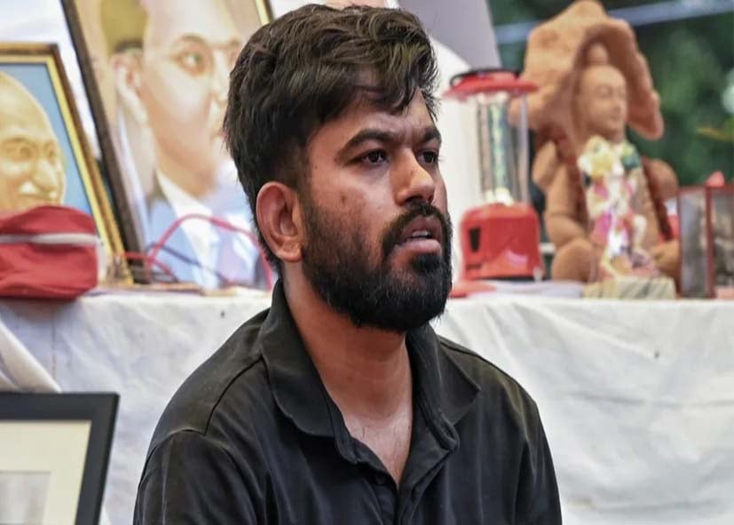 ‘हम सरकार भी बदल सकते हैं’ अभिजीत दीपके बोले- धर्मेंद्र प्रधान के इस्तीफे से नहीं संतुष्ट