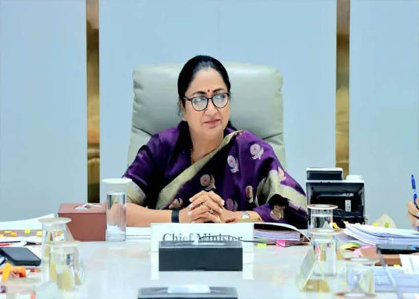 डिजिटल गवर्नेंस को बढ़ावा, रेखा गुप्ता सरकार ने 84 सरकारी सेवाओं की प्रोसेसिंग का समय घटाया