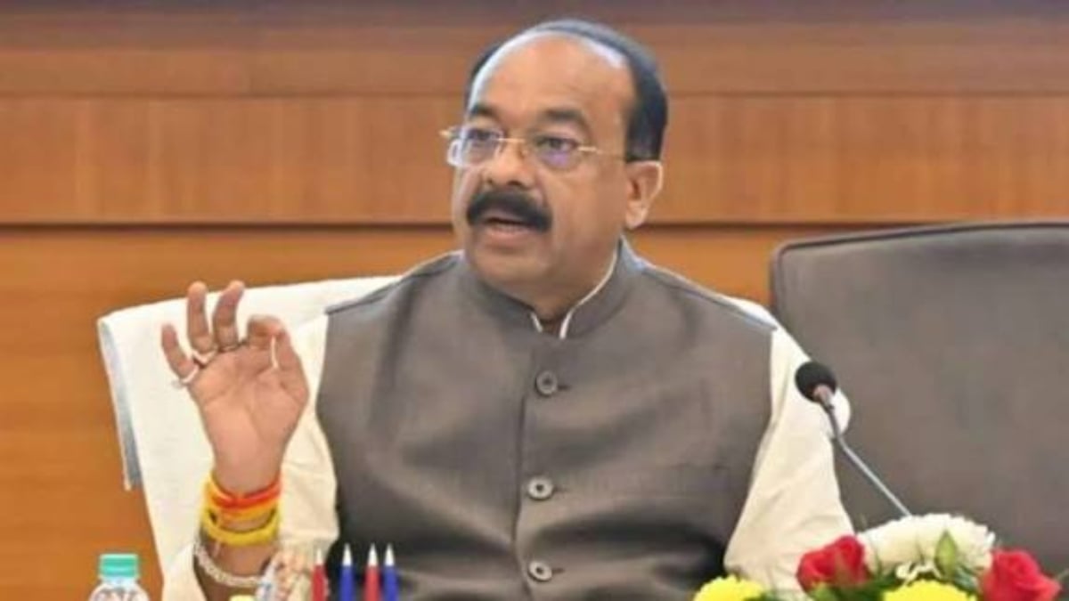 कांग्रेस का धरना खत्म: डिप्टी CM साव ने साधा निशाना, कहा- कार्यकर्ताओं ने लाठियां लहराकर उकसाया और अधिकारियों को दी धमकी
