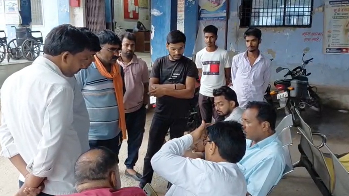 बिहार में दर्दनाक सड़क हादसा: पार्टी कर लौट रहे BSC नर्सिंग छात्र की मौत, दो घायल