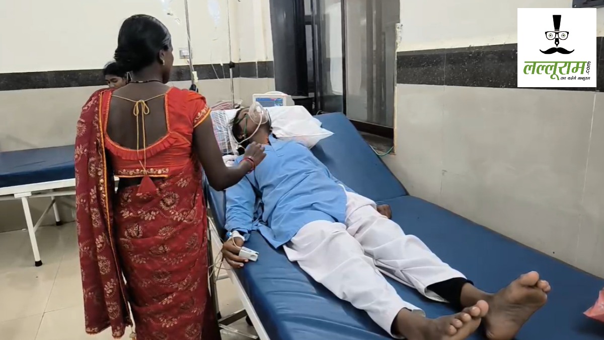 CG NEWS: स्कूल में अचानक बेहोश हो गईं कई छात्राएं, एक की हालत गंभीर, अस्पताल में इलाज जारी