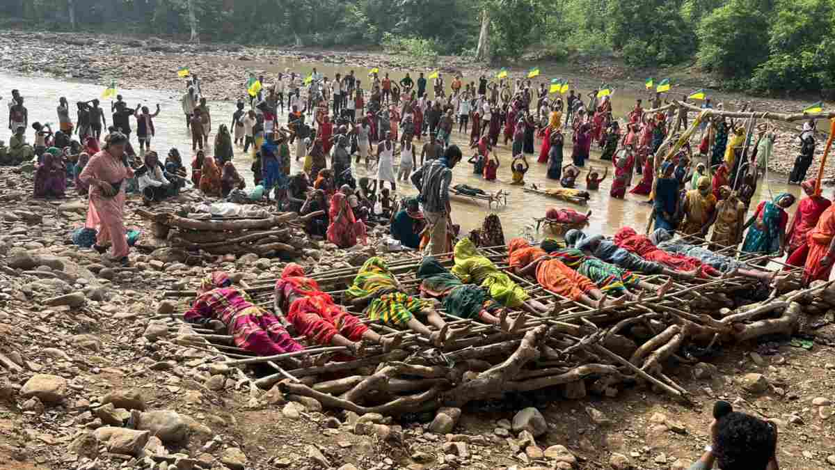 केन-बेतवा परियोजना: दसवें दिन भी जारी रहा चिता आंदोलन, आज आमरण अनशन के साथ जल सत्याग्रह भी 