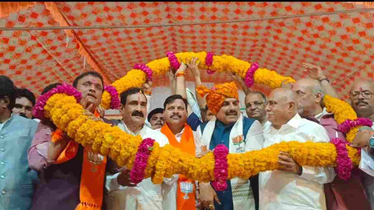 दतिया में कांग्रेस को बड़ा झटका: किसान नेता राजू दांगी और होटल कारोबारी दीपक सचदेवा भाजपा में शामिल