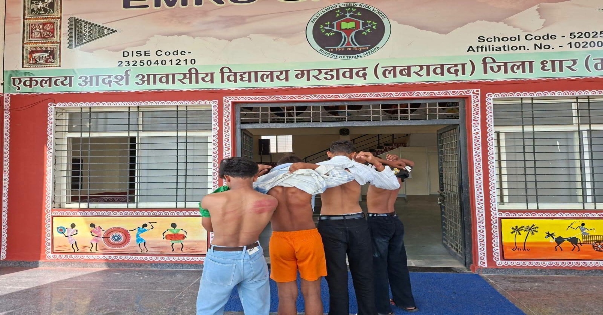 रात 2 बजे जाली काट 40 फीट नीचे उतरे एकलव्य स्कूल के 6 छात्र; शराब ढूंढने हाईवे पहुंचे, पिटाई और रैगिंग से थे परेशान