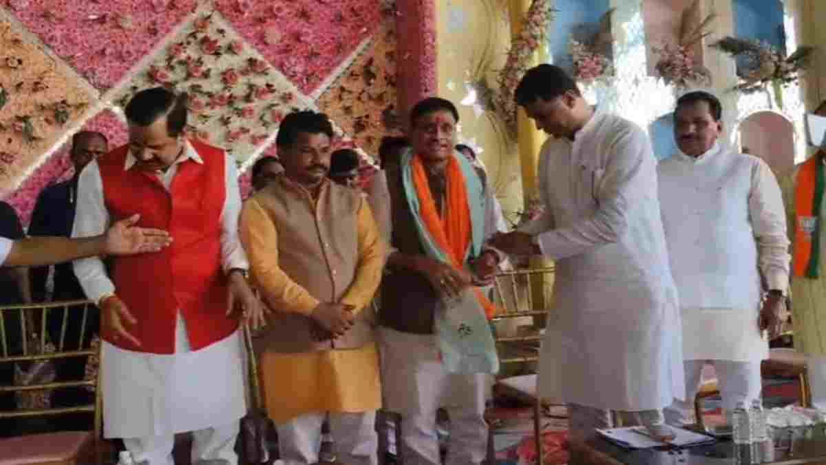 Datia By Election: BJP प्रत्याशी के समर्थन में दतिया में दिग्गजों का जमावड़ा, इधर प्रदेश अध्यक्ष ने कार्यकताओं का मनाने का किया दावा