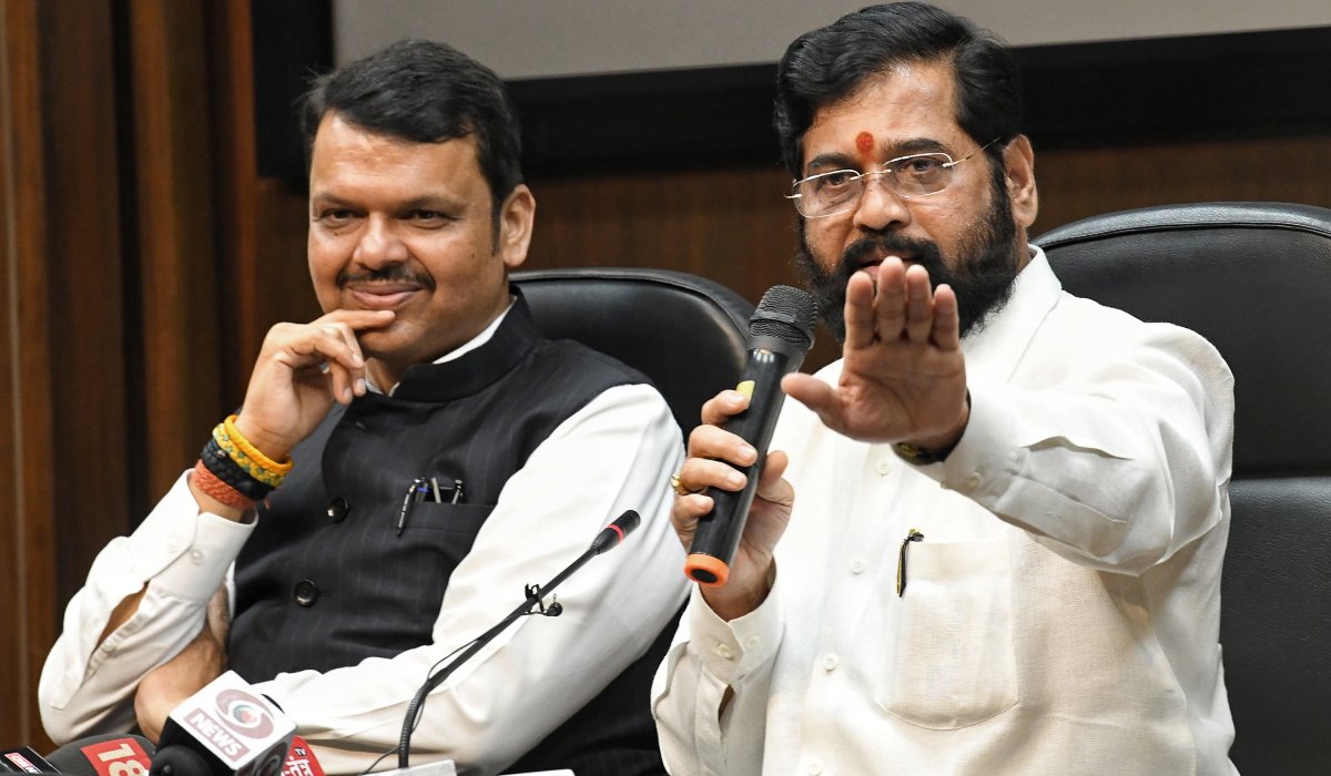 देवेंद्र फडणवीस दिल्ली रवाना; साथ में एकनाथ शिंदे भी, अमित शाह से मिलेंगे, धर्मेंद्र के इस्तीफे के बाद केंद्र की राजनीति में बड़ी हलचल