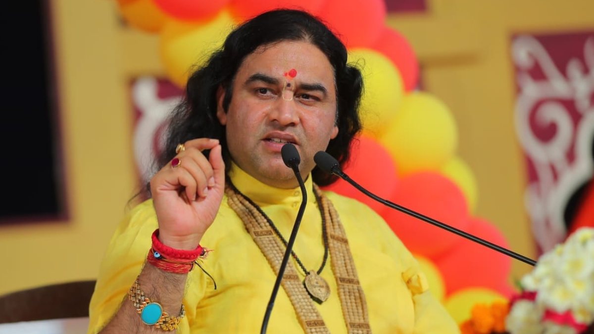 रायपुर पहुंचे कथावाचक देवकीनंदन ठाकुर, धर्मांतरण पर बोले- मंदिरों का सनातन बोर्ड बने तो इस पर लगेगी रोक, ‘नो तिलक, नो एंट्री’ का किया समर्थन