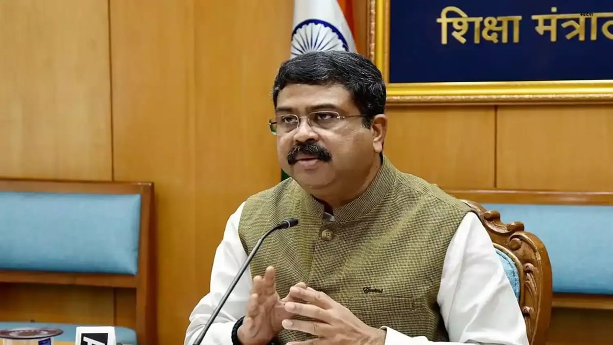 Big Breaking: शिक्षा मंत्री धर्मेंद्र प्रधान ने अपने पद से दिया इस्तीफा, छात्रों की बड़ी जीत