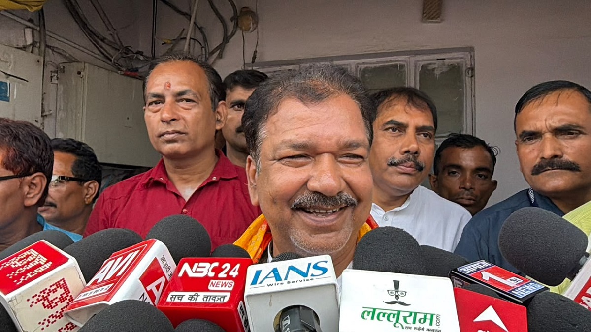 मंत्री दिलीप जायसवाल ने सहयोग कार्यक्रम में आए लोगों की सुनीं समस्याएं, RJD पर साधा निशाना