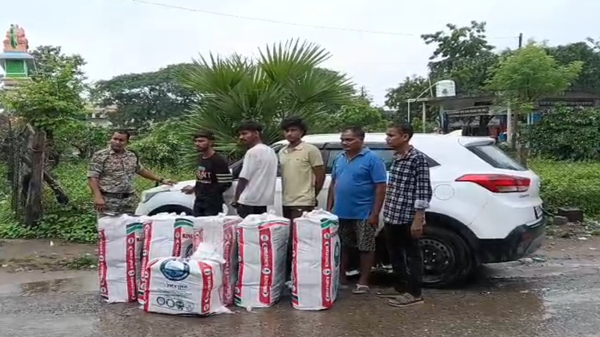 बड़ी कार्रवाई: 1 करोड़ से ज्यादा का गांजा जब्त, कार में फर्जी नंबर प्लेट लगाकर हो रही थी तस्करी, 3 तस्कर गिरफ्तार