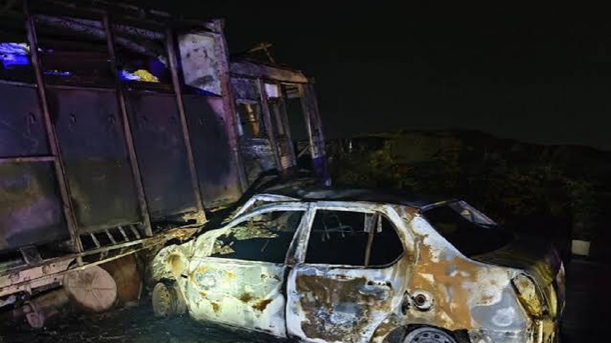 बिहार में ट्रक से भिड़ी कार बनी आग का गोला, दो लोगों की जिंदा जलकर दर्दनाक मौत