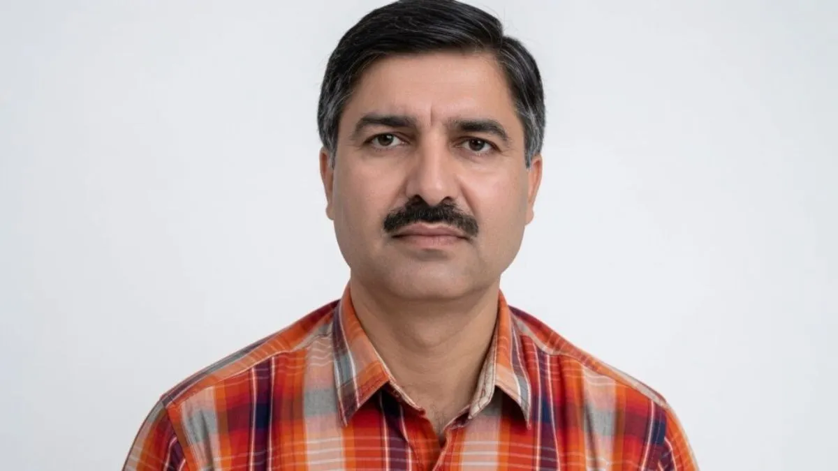 निलंबित IAS प्रदीप डागर को सरकारी गाड़ी देने पर एक्शन, परिवहन विभाग ने दो अधिकारियों को थमाया नोटिस