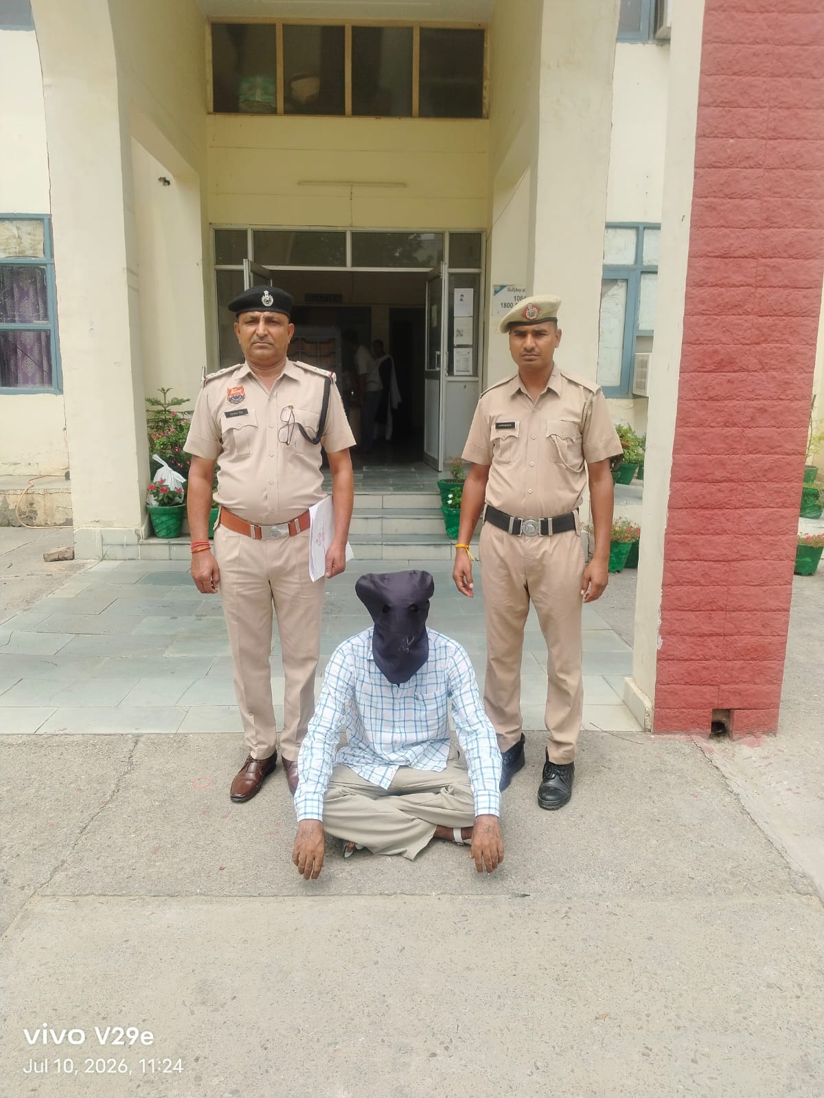 हिसार में अवैध शराब और हथियार मामले में आरोपी गिरफ्तार, अर्बन एस्टेट पुलिस की कार्रवाई