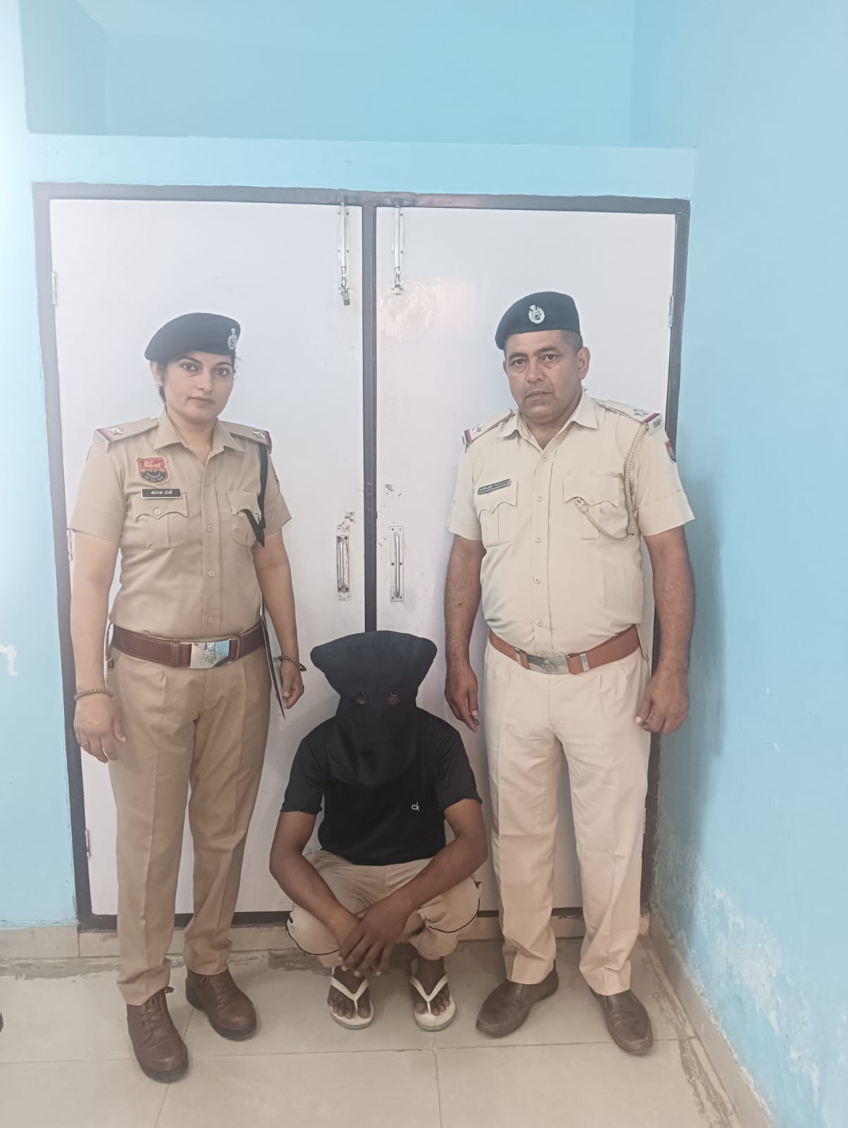हिसार पुलिस ने उद्घोषित अपराधी सोनू उर्फ कालू को किया गिरफ्तार, न्यायिक हिरासत में भेजा