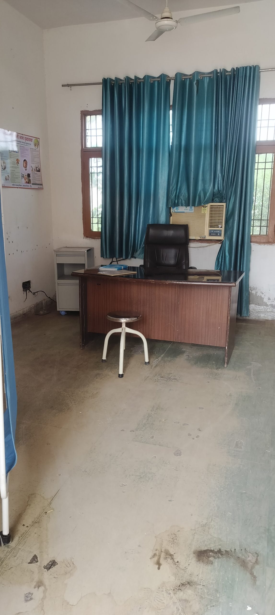 उजीना PHC में डॉक्टरों की लापरवाही का आरोप, मरीज परेशान; जांच के आदेश