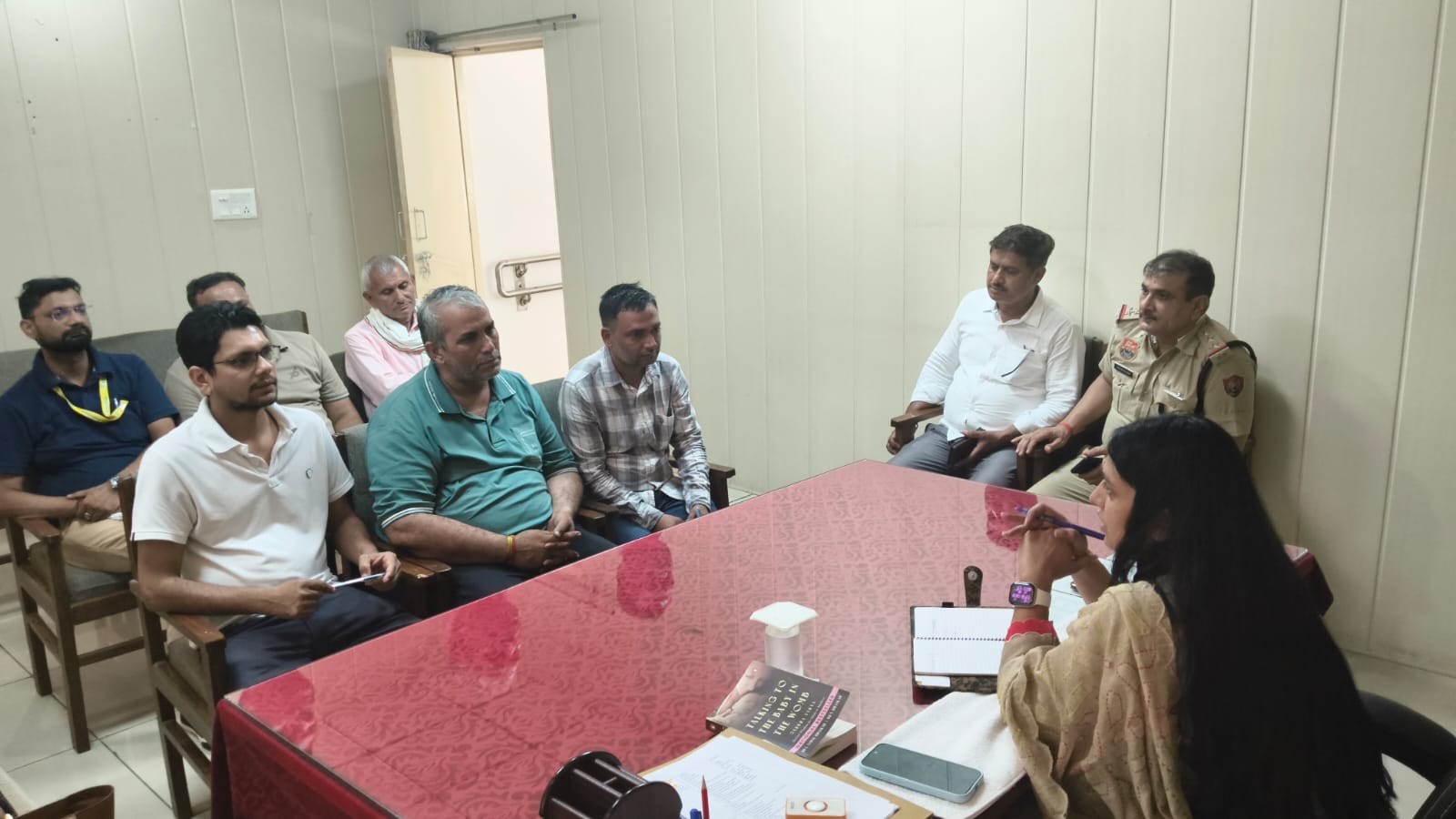 सोनीपत में पेट्रोल पंप संचालकों के साथ पुलिस की बैठक, ACP निधि नैन ने सुरक्षा व्यवस्था को लेकर दिए अहम निर्देश
