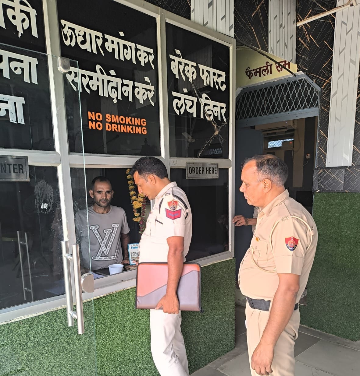 चरखी दादरी में होटल-ढाबों की पुलिस ने की सघन जांच, आईडी सत्यापन और रिकॉर्ड रखने के दिए सख्त निर्देश