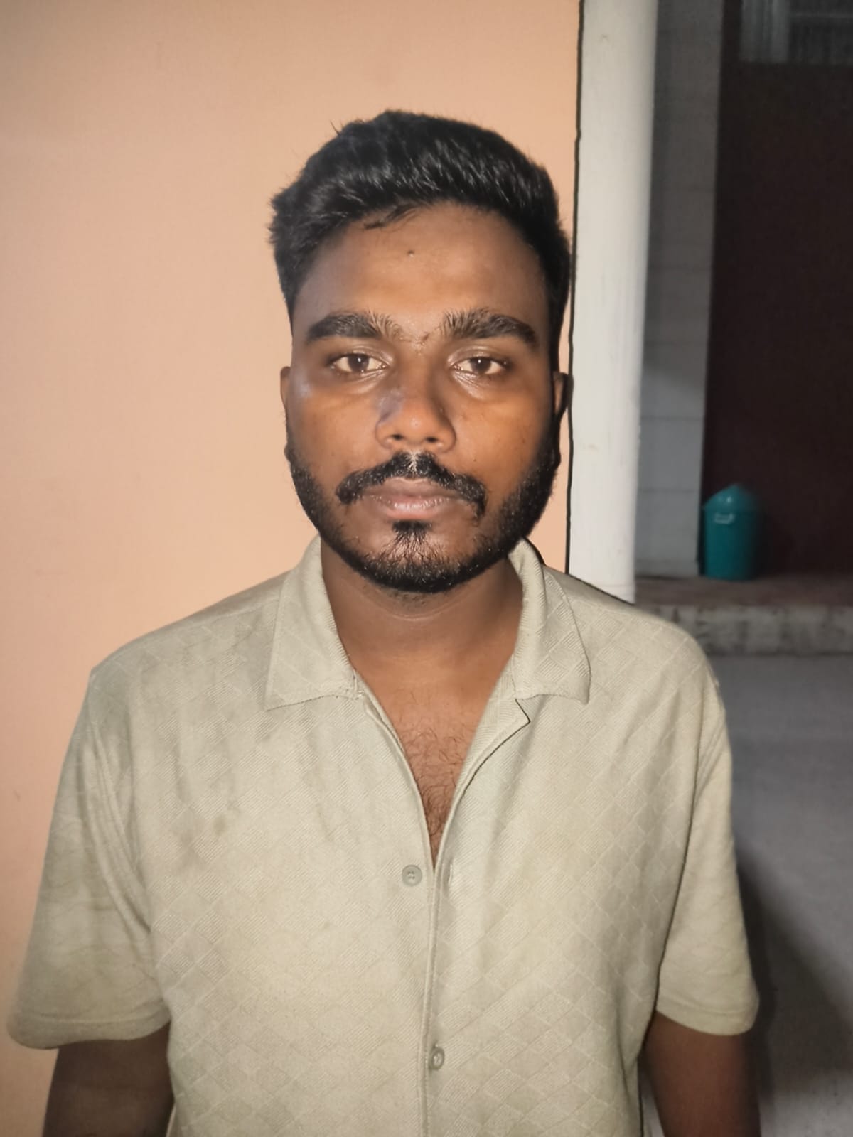 गुरुग्राम में 2.402 किलो गांजा के साथ तस्कर गिरफ्तार, नशा नेटवर्क की तलाश में जुटी पुलिस