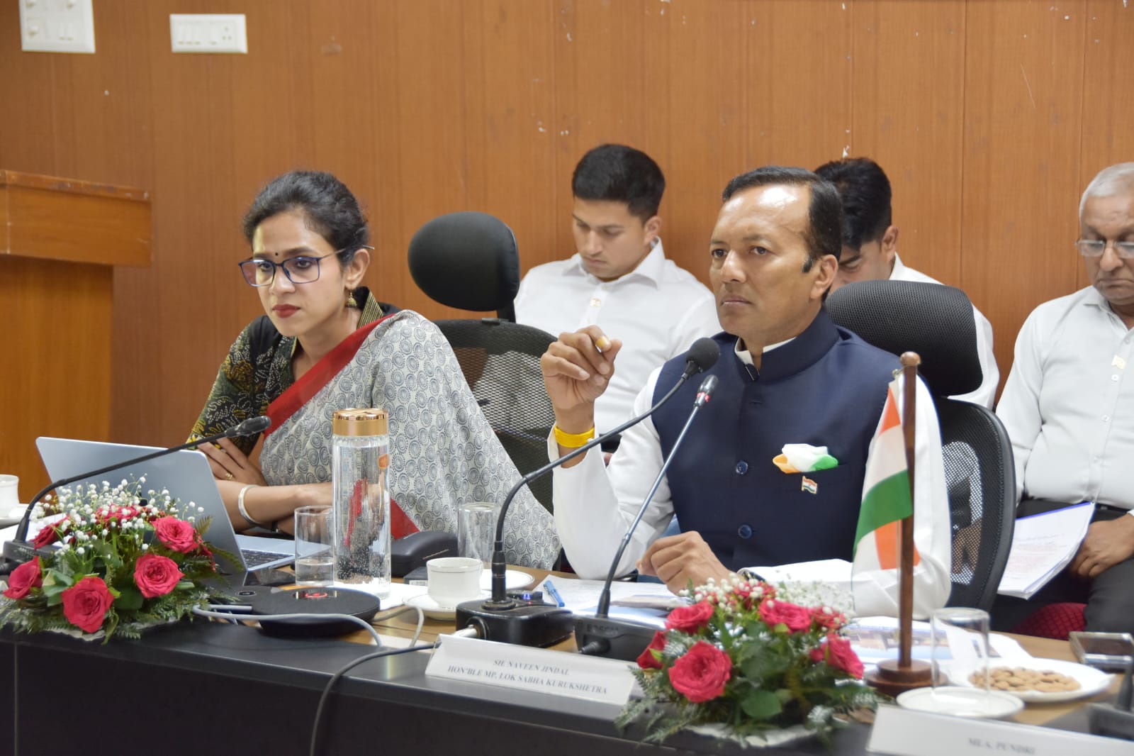 दिशा बैठक में सांसद नवीन जिंदल सख्त, अधिकारियों को दिए 100% पालन के निर्देश; कैथल के 25 स्टेडियम होंगे आधुनिक, एलिवेटेड रेलवे ट्रैक पर भी जोर