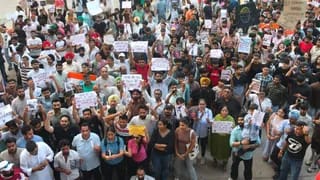 दिल्ली के समर्थन में चंडीगढ़ में छात्रों का जोरदार प्रदर्शन, शिक्षा मंत्री के इस्तीफे की उठी मांग