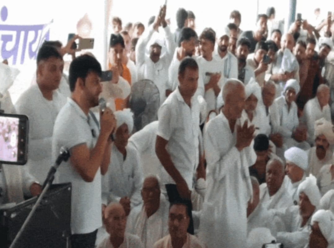 हरियाणा की खाप पंचायतों का बड़ा फैसला: हुक्के से दूरी, अश्लीलता, गन कल्चर और नशे के खिलाफ महम में महापंचायत
