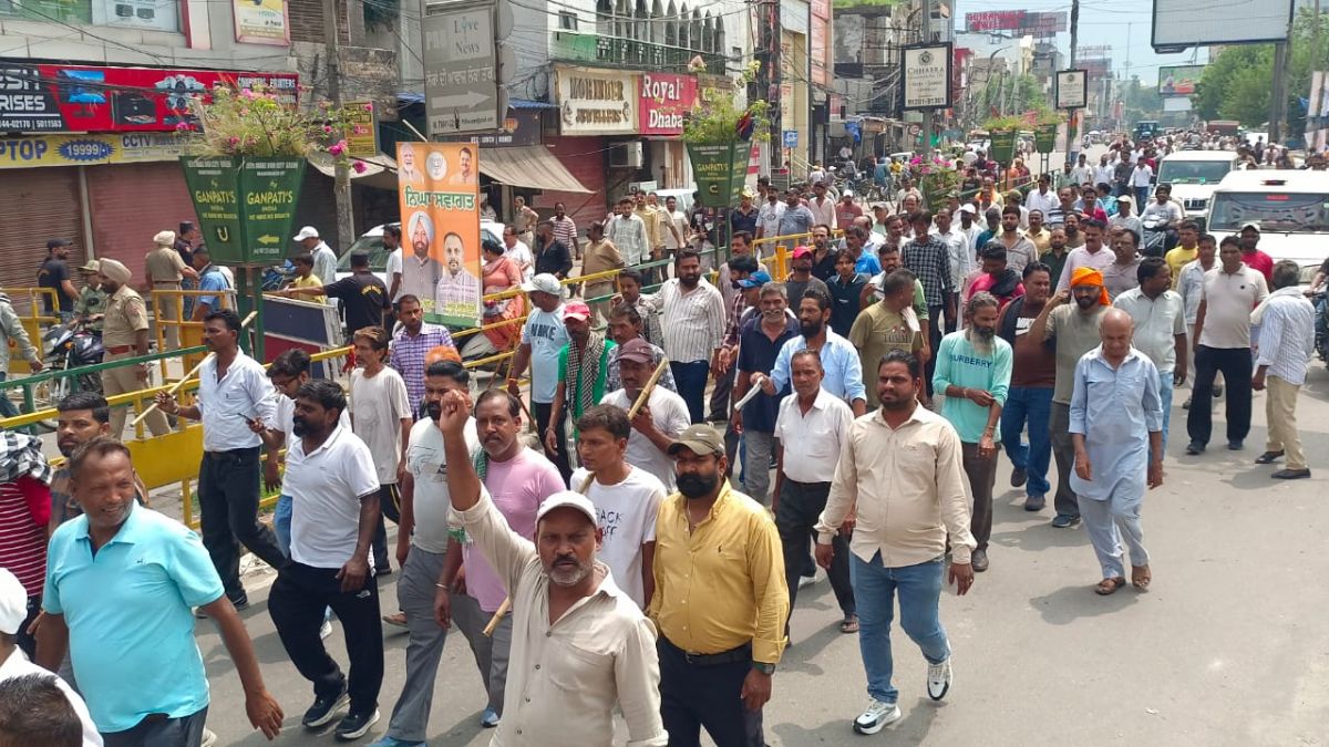 बरनाला लाठीचार्ज के विरोध में पंजाब बंद: अमृतसर-जालंधर में बाजार बंद, सरकार के खिलाफ जोरदार प्रदर्शन