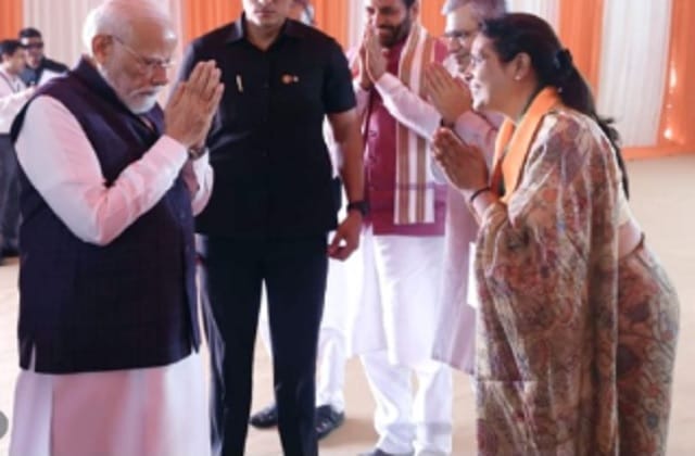 PM मोदी से 35 मिनट की मुलाकात के क्या हैं मायने? हरियाणा भाजपा अध्यक्ष डॉ. अर्चना गुप्ता की लगातार बढ़ रही सक्रियता से तेज हुई राजनीतिक चर्चाएं