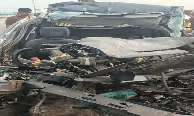 रोहतक में भीषण सड़क हादसा: हाईवे-152डी पर ट्रक से टकराई टाटा कार, 3 युवकों की मौके पर मौत