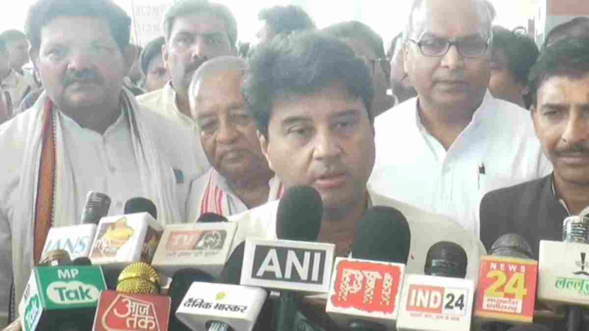 सिंधिया का ‘रेस का घोड़ा’ वाला बयान चर्चा में, कांग्रेस पर बोले- ‘जैसी करनी वैसी भरनी’, दतिया उपचुनाव को लेकर कही ये बात