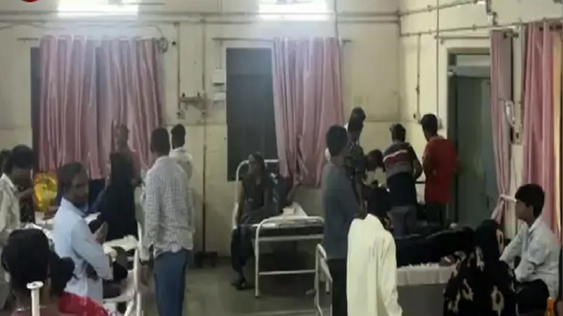 Jhalawar News: झालावाड़ में लंगर खाने के बाद 300 से ज्यादा लोग बीमार, अस्पताल में भर्ती